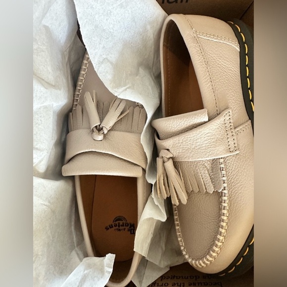 NIB Dr. Marten Adrian Women's Virginia Leather Tassel Loafer - Picture 2 of 7